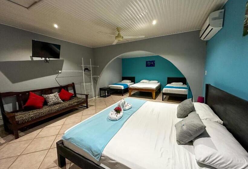 חדר משפחתי, Hospedaje Colibri