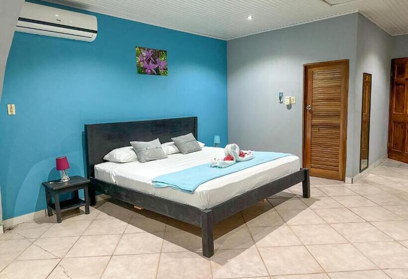 חדר משפחתי, Hospedaje Colibri