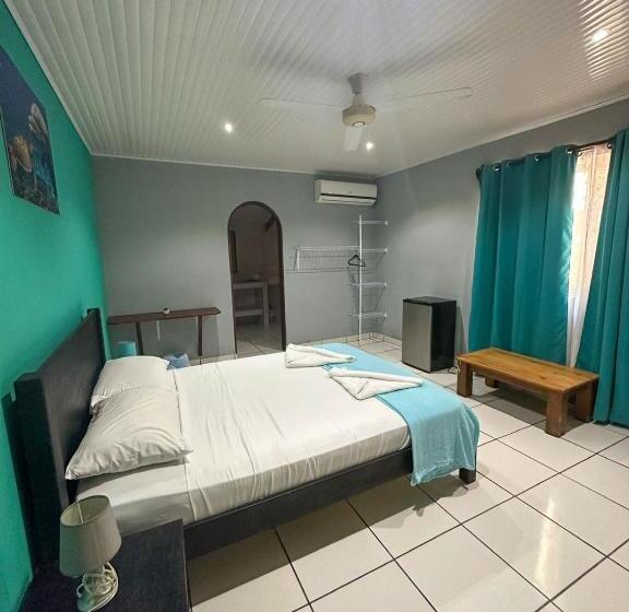 חדר בסיסי לשלושה, Hospedaje Colibri