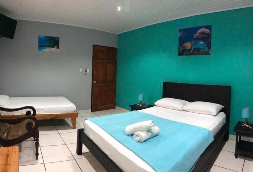 חדר בסיסי לשלושה, Hospedaje Colibri