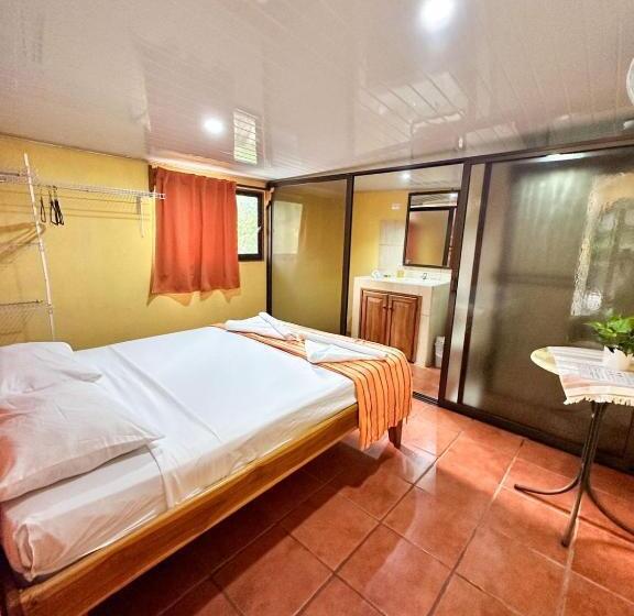 חדר סטנדרט לארבעה, Hospedaje Colibri