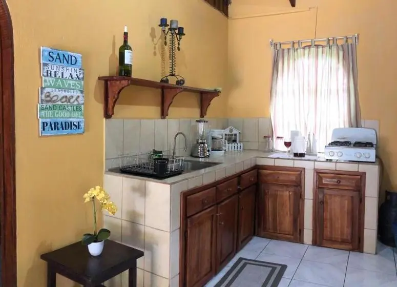 Standard-studio, Hospedaje Colibri
