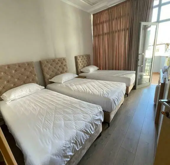 Quarto Triplo Comfort, Princ