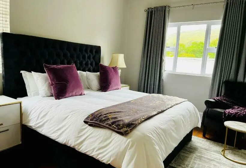 キングサイズベッドのスタンダードルーム, Ndaba Golf Lodge & Hello Beautiful Day Spa