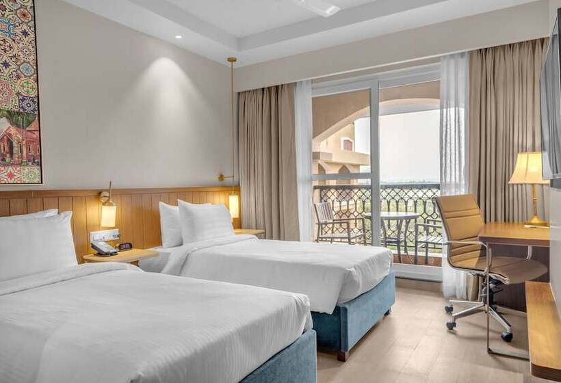 标准间带游泳池, Fairfield By Marriott Goa Calangute