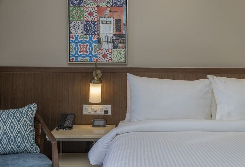 标准间带游泳池, Fairfield By Marriott Goa Calangute