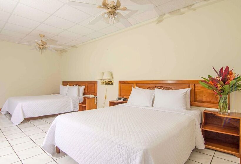 اتاق لوکس, Crocodile Bay Resort