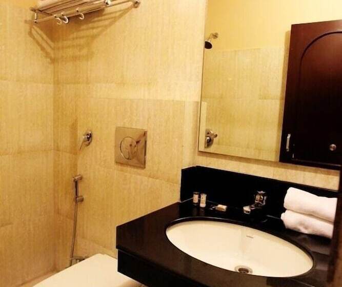 Superior-Zimmer, Ajit Mansion