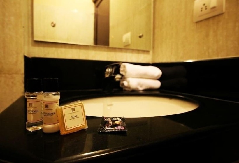 Superior-Zimmer, Ajit Mansion