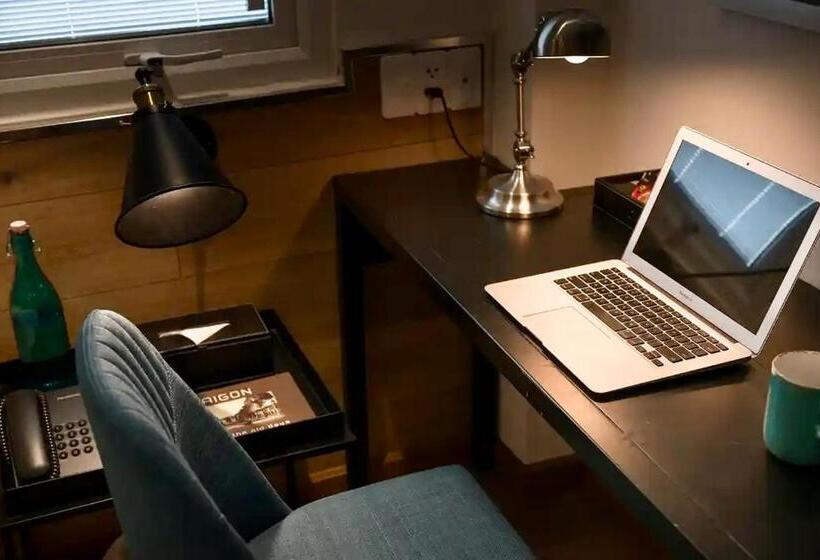 اتاق لوکس, C Central Hotel đề Thám Bùi Viện Walking Street