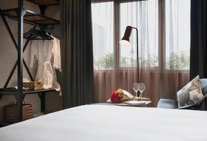 اتاق لوکس, C Central Hotel đề Thám Bùi Viện Walking Street