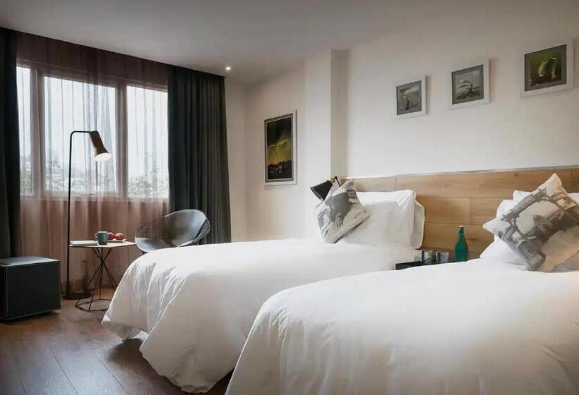 اتاق راحتی سه تخته, C Central Hotel đề Thám Bùi Viện Walking Street