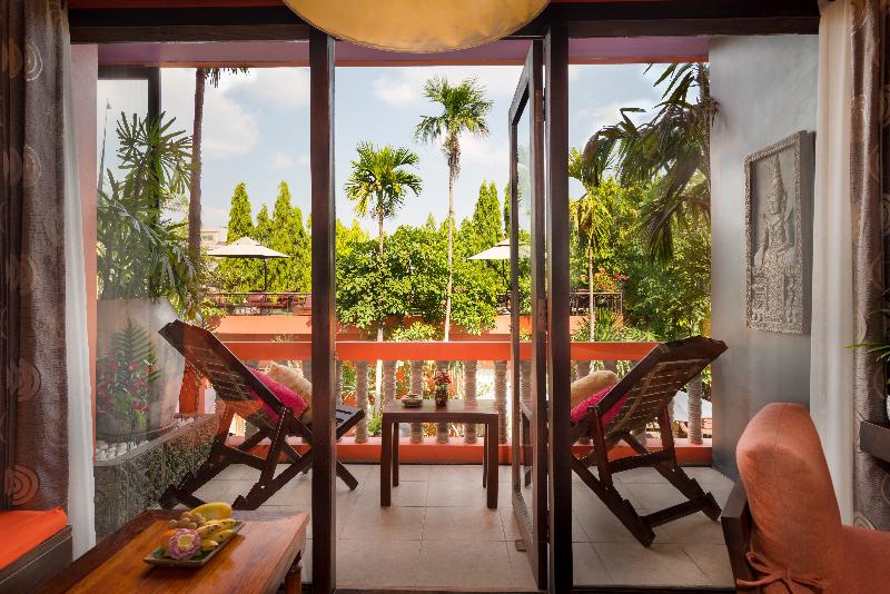 اتاق لوکس با چشم‌انداز استخر, Golden Temple