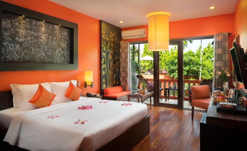 اتاق لوکس با چشم‌انداز استخر, Golden Temple