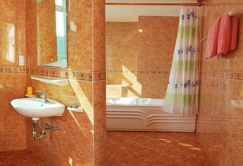 اتاق استاندارد, Sunny C