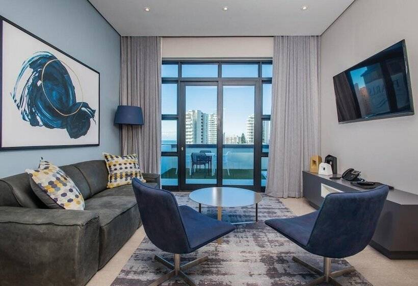 סטודיו דלוקס, The Capital Pearls