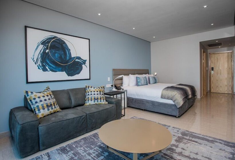 סטודיו דלוקס, The Capital Pearls