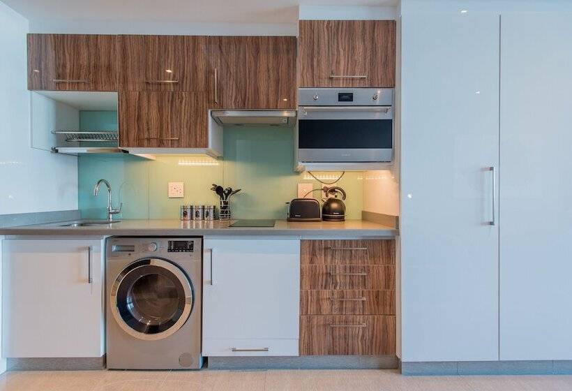 דירה בת חדר שינה 1 עם מרפסת, The Capital Pearls