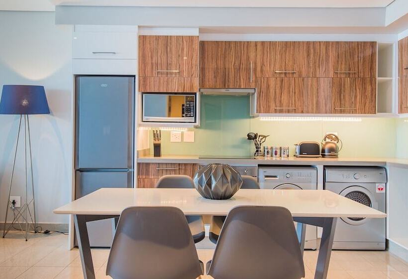 דירת שני חדרים עם מרפת, The Capital Pearls