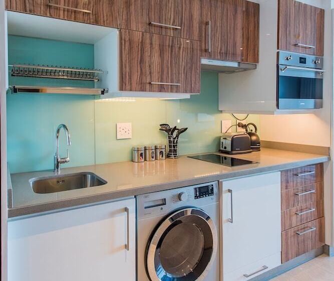 דירת דלוקס 3 חדרי שינה, The Capital Pearls