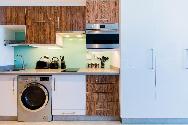 סטודיו סופריור, The Capital Pearls