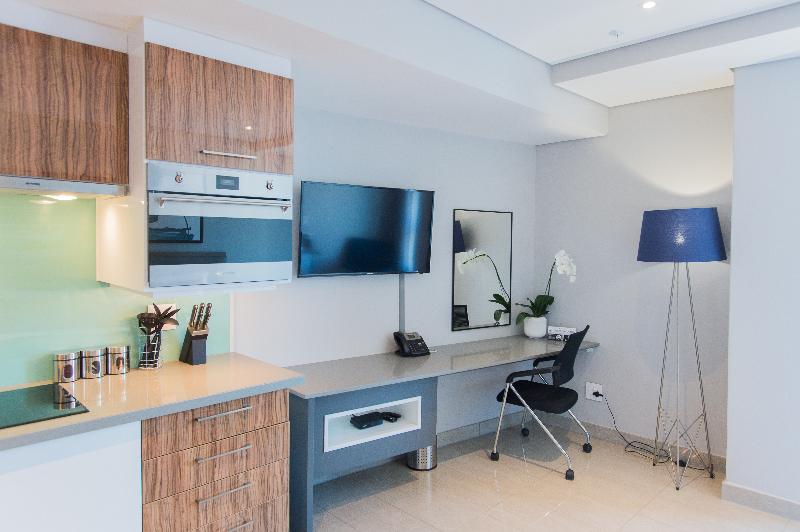 סטודיו דלוקס, The Capital Pearls