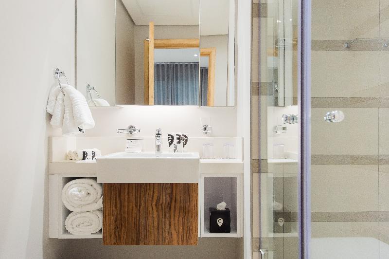 סטודיו דלוקס, The Capital Pearls