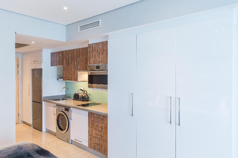 סטודיו דלוקס, The Capital Pearls