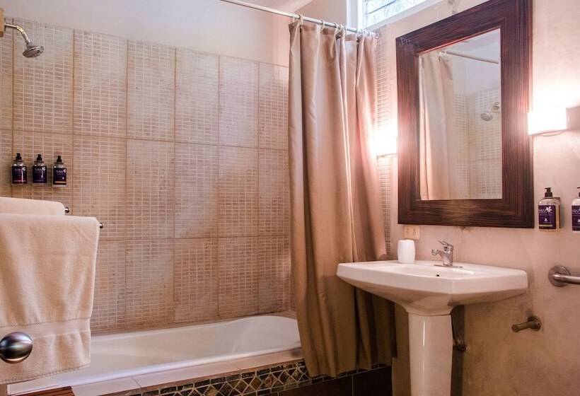 فيلا غرفتين نوم, The Place