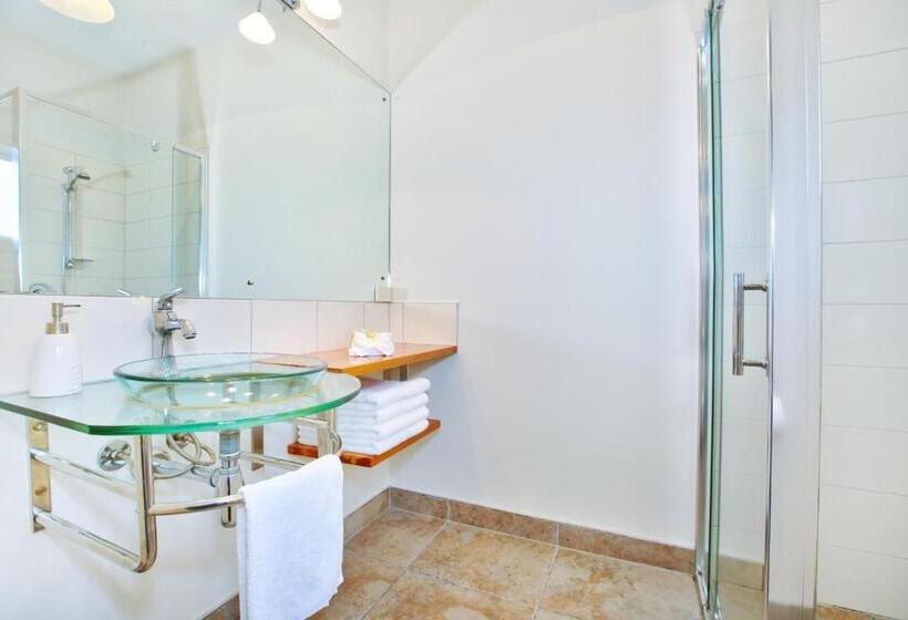 스탠다드 스튜디오, Warkworth Lodge