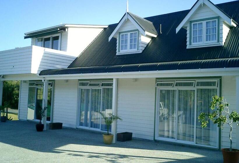 스탠다드 스튜디오, Warkworth Lodge