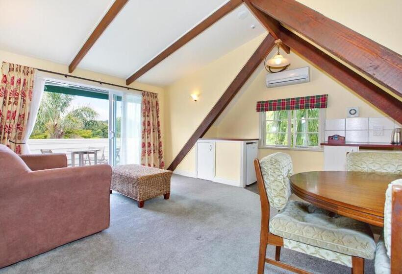 סוויטה משפחתית, Warkworth Lodge