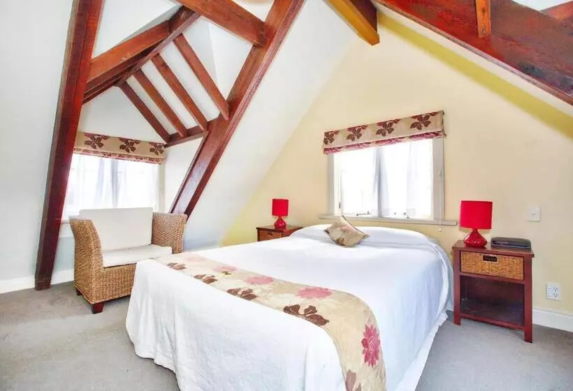Perhesviitti, Warkworth Lodge
