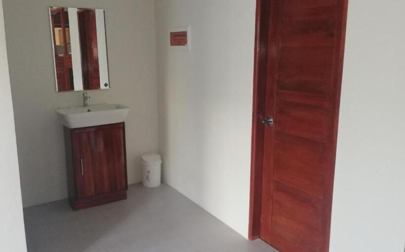 اتاق خانوادگی, Nirvana Resort Puerto Galera