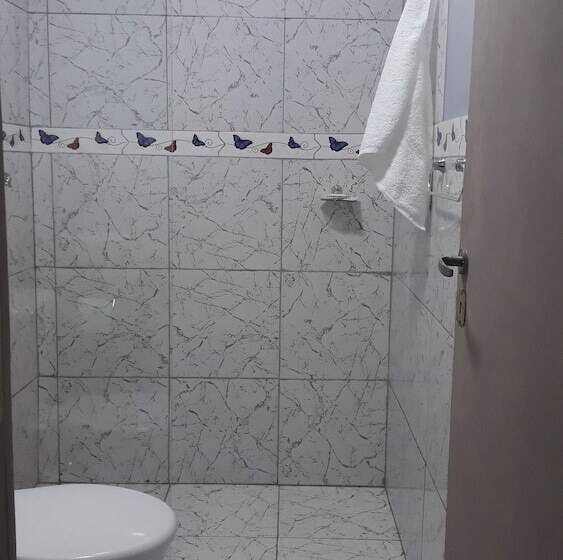 غرفة قياسية ثلاثية مطلة علي حمام السباحة, Caminito Del Iguazu