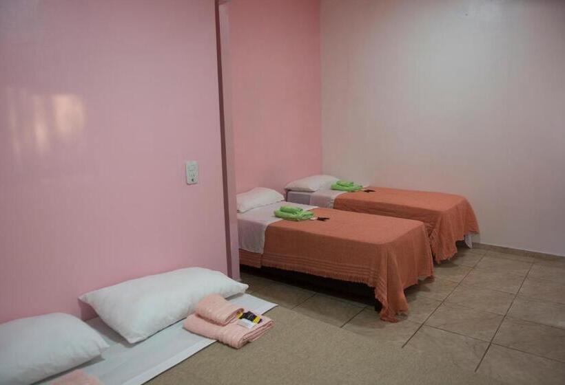 غرفة قياسية ثلاثية مطلة علي حمام السباحة, Caminito Del Iguazu