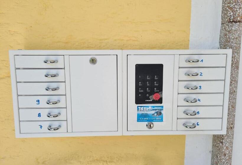 Четырехместный Номер Стандарт, B&b Hallstatt Lake   Self Check In