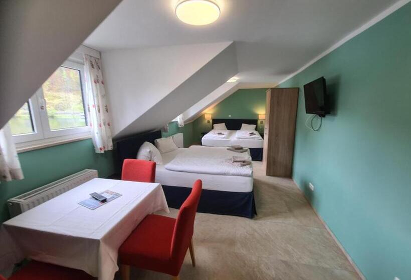 Четырехместный Номер Стандарт, B&b Hallstatt Lake   Self Check In