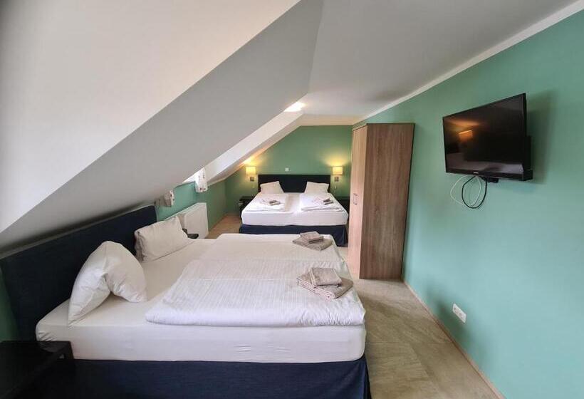 Четырехместный Номер Стандарт, B&b Hallstatt Lake   Self Check In