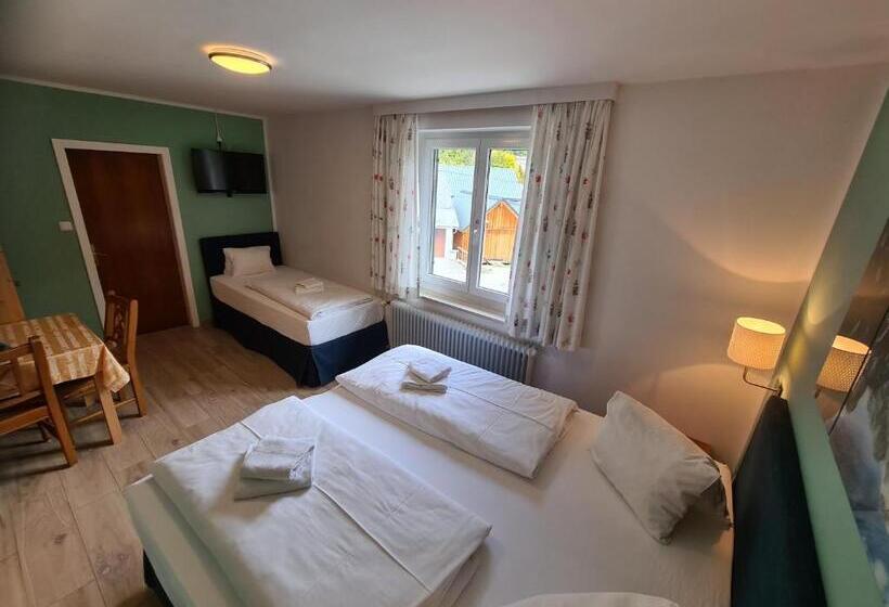 Номер Стандарт Трехместный, B&b Hallstatt Lake   Self Check In