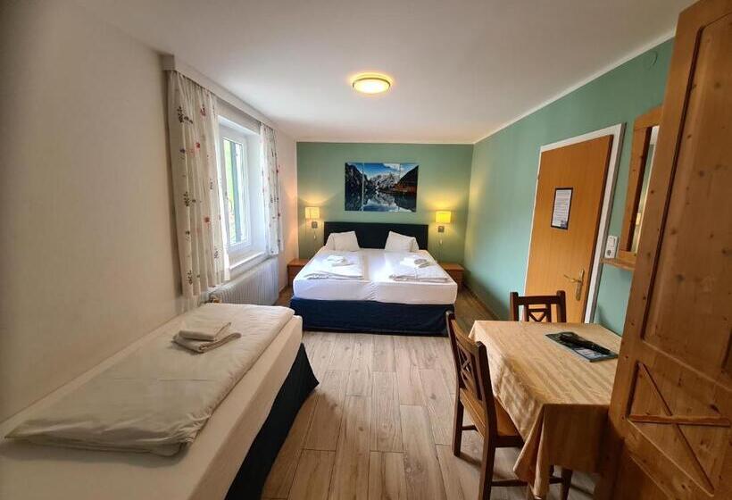 Номер Стандарт Трехместный, B&b Hallstatt Lake   Self Check In