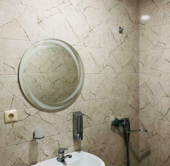 Standard Kolmen Hengen Huone Parveke, Kisi