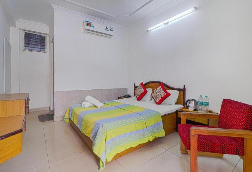 חדר סטנדרט, Siddharth