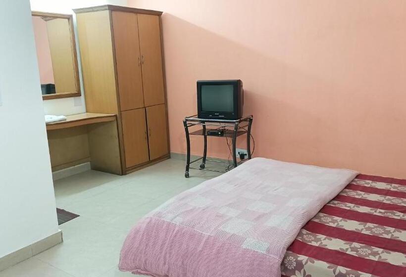 חדר סטנדרט, Siddharth