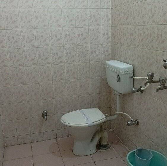 חדר סטנדרט, Siddharth