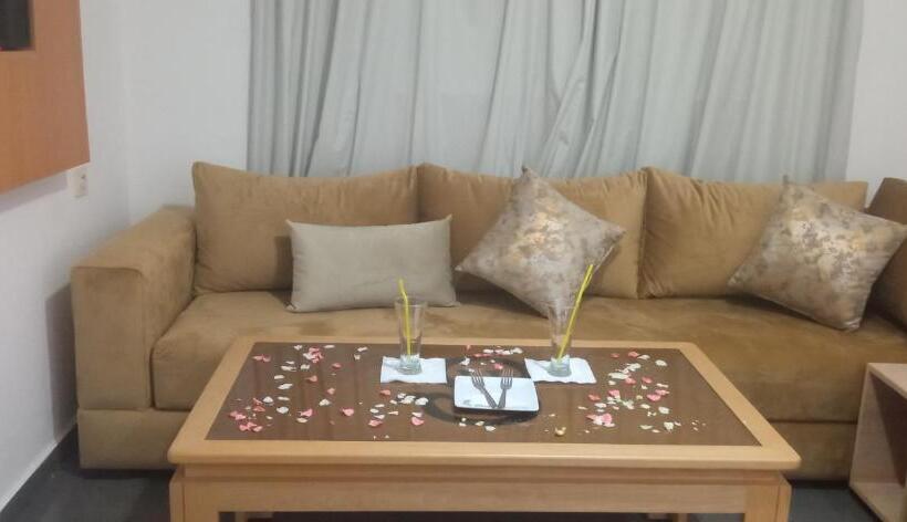 اتاق خانوادگی, Sunset Beni Mellal