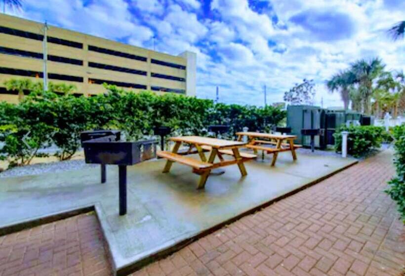 غرفة عائلية مطلّة علي البحر, Million Dollar Views, Stunning Beachfront Property