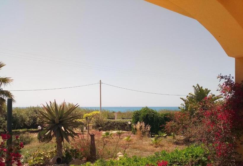 اتاق لوکس با بالکن, Eco Hostel Vela Vega