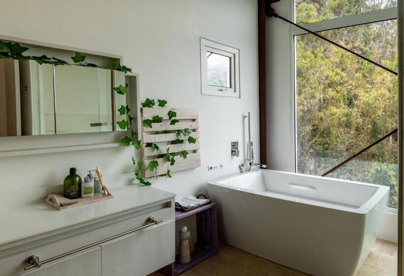 جناح ديلوكس, Sukha Resort