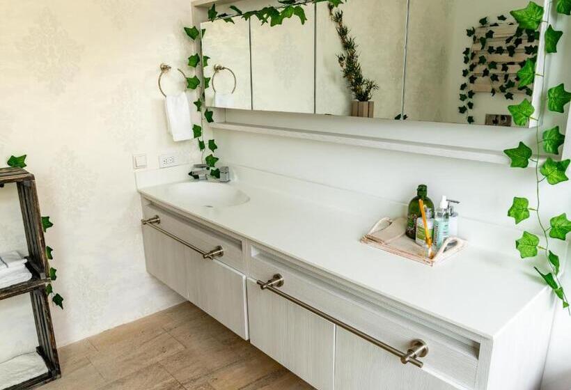 جناح ديلوكس, Sukha Resort